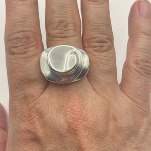 Beautiful Modern Sterling Silver 925. 22g